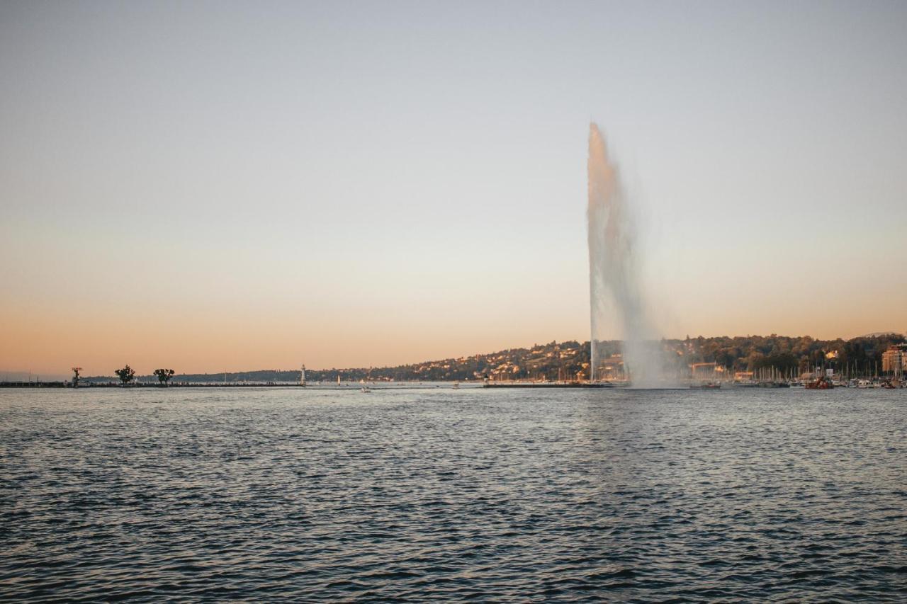 فندق دو لا سيغون جنيفا المظهر الخارجي الصورة The fountain at sunset